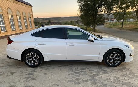 Hyundai Sonata VIII, 2021 год, 2 300 000 рублей, 4 фотография