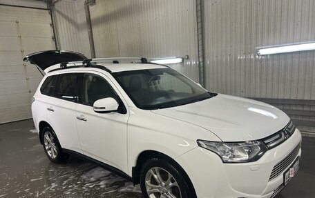 Mitsubishi Outlander III рестайлинг 3, 2012 год, 1 300 000 рублей, 2 фотография