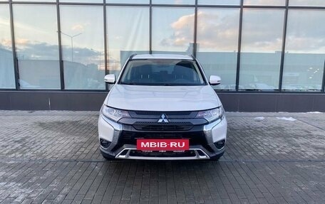 Mitsubishi Outlander III рестайлинг 3, 2022 год, 3 599 000 рублей, 8 фотография