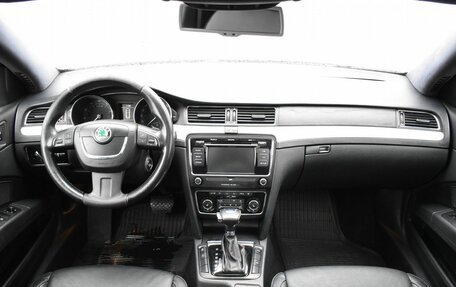 Skoda Superb III рестайлинг, 2012 год, 1 199 000 рублей, 14 фотография