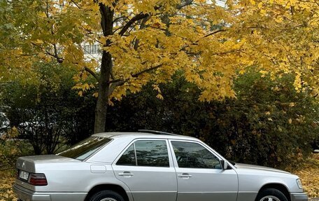 Mercedes-Benz E-Класс, 1993 год, 365 000 рублей, 2 фотография