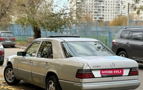 Mercedes-Benz E-Класс, 1993 год, 365 000 рублей, 5 фотография