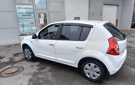 Renault Sandero I, 2011 год, 699 000 рублей, 2 фотография