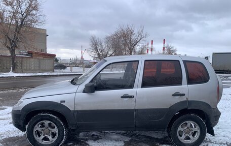 Chevrolet Niva I рестайлинг, 2003 год, 210 000 рублей, 2 фотография