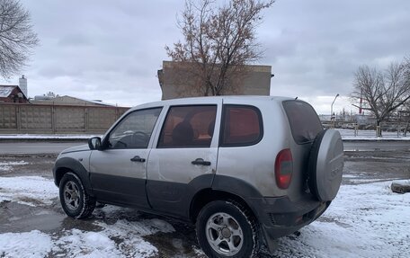 Chevrolet Niva I рестайлинг, 2003 год, 210 000 рублей, 3 фотография