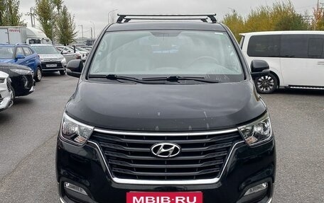 Hyundai Grand Starex Grand Starex I рестайлинг 2, 2018 год, 3 520 000 рублей, 2 фотография