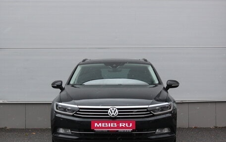 Volkswagen Passat B8 рестайлинг, 2018 год, 2 095 000 рублей, 3 фотография