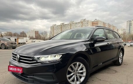 Volkswagen Passat B8 рестайлинг, 2019 год, 1 900 000 рублей, 2 фотография