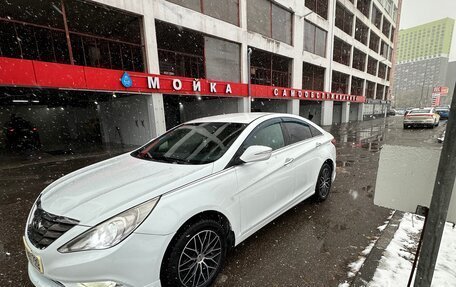 Hyundai Sonata VI, 2012 год, 1 100 000 рублей, 2 фотография