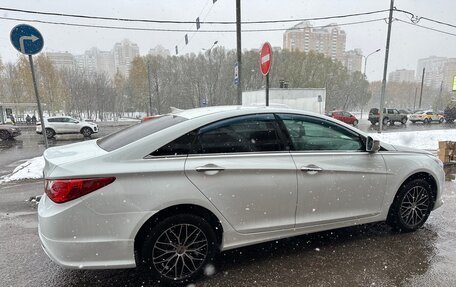 Hyundai Sonata VI, 2012 год, 1 100 000 рублей, 5 фотография