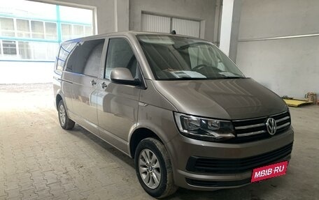 Volkswagen Caravelle T6 рестайлинг, 2019 год, 3 500 000 рублей, 3 фотография