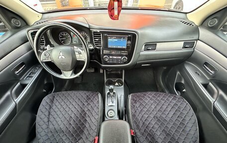 Mitsubishi Outlander III рестайлинг 3, 2013 год, 1 540 000 рублей, 18 фотография