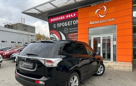 Mitsubishi Outlander III рестайлинг 3, 2013 год, 1 540 000 рублей, 7 фотография