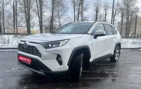 Toyota RAV4, 2020 год, 3 400 000 рублей, 1 фотография