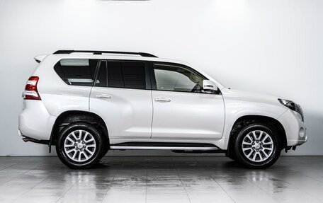 Toyota Land Cruiser Prado 150 рестайлинг 2, 2015 год, 4 199 000 рублей, 5 фотография