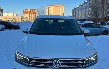 Volkswagen Tiguan II, 2019 год, 3 500 000 рублей, 3 фотография