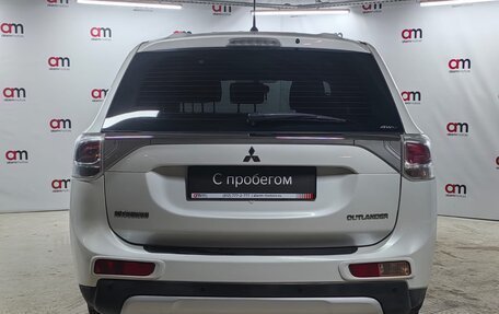 Mitsubishi Outlander III рестайлинг 3, 2014 год, 1 699 000 рублей, 5 фотография