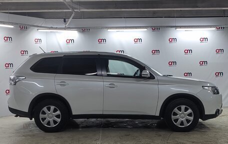 Mitsubishi Outlander III рестайлинг 3, 2014 год, 1 699 000 рублей, 8 фотография