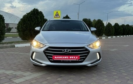 Hyundai Elantra VI рестайлинг, 2017 год, 1 750 000 рублей, 6 фотография