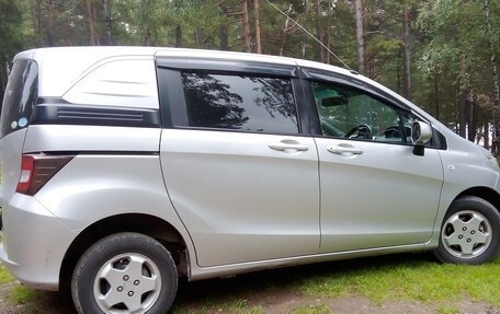 Honda Freed I, 2011 год, 980 000 рублей, 2 фотография