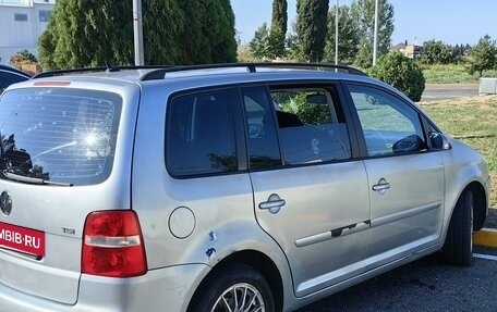 Volkswagen Touran III, 2006 год, 700 000 рублей, 3 фотография