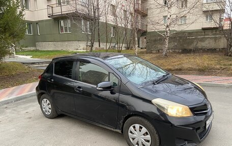 Toyota Vitz, 2011 год, 900 000 рублей, 3 фотография