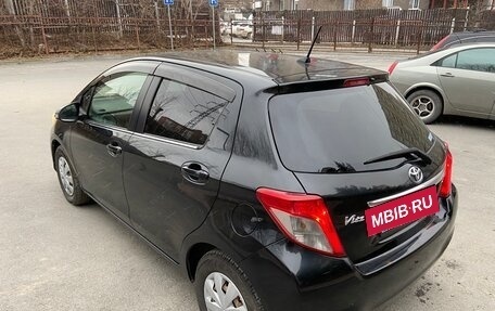 Toyota Vitz, 2011 год, 900 000 рублей, 4 фотография