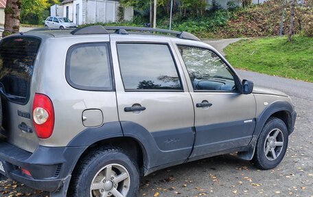 Chevrolet Niva I рестайлинг, 2012 год, 600 000 рублей, 3 фотография