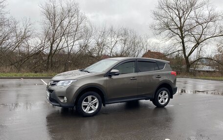 Toyota RAV4, 2013 год, 1 850 000 рублей, 4 фотография