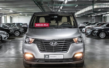 Hyundai H-1 II рестайлинг, 2020 год, 4 049 000 рублей, 2 фотография