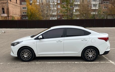 Hyundai Solaris II рестайлинг, 2020 год, 1 670 000 рублей, 4 фотография