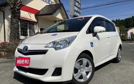 Toyota Ractis II, 2013 год, 1 010 000 рублей, 2 фотография