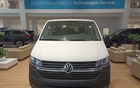 Volkswagen Caravelle T6 рестайлинг, 2024 год, 9 750 000 рублей, 2 фотография