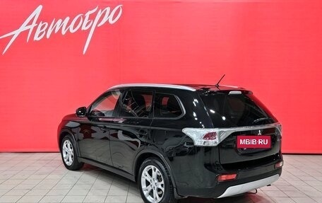 Mitsubishi Outlander III рестайлинг 3, 2014 год, 1 249 000 рублей, 3 фотография