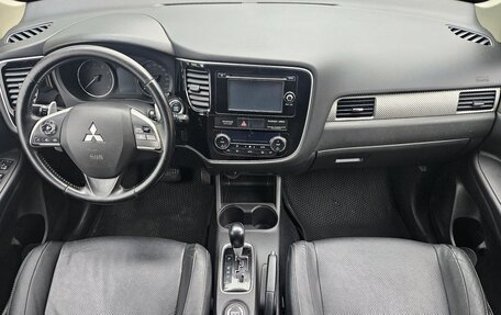 Mitsubishi Outlander III рестайлинг 3, 2014 год, 1 249 000 рублей, 19 фотография