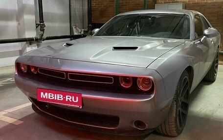 Dodge Challenger III рестайлинг 2, 2015 год, 3 000 000 рублей, 15 фотография