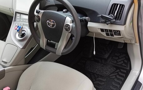 Toyota Prius, 2013 год, 1 625 000 рублей, 4 фотография