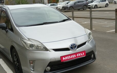 Toyota Prius, 2013 год, 1 625 000 рублей, 6 фотография