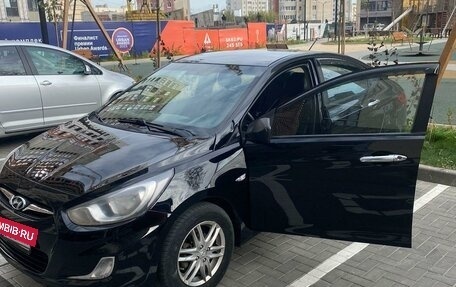 Hyundai Solaris II рестайлинг, 2014 год, 670 000 рублей, 2 фотография