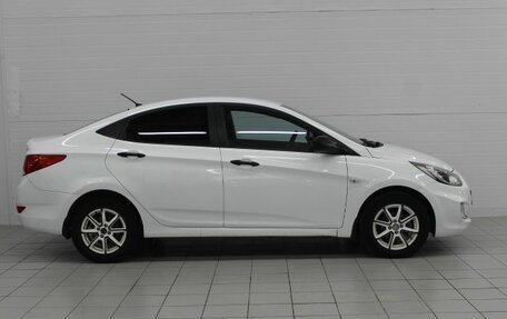 Hyundai Solaris II рестайлинг, 2013 год, 850 000 рублей, 4 фотография