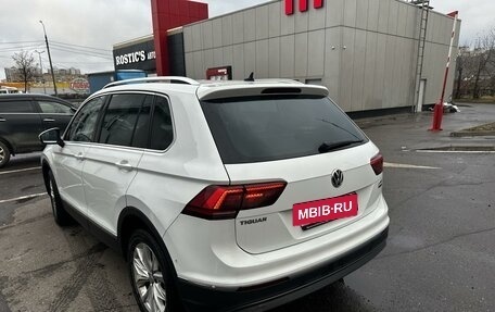 Volkswagen Tiguan II, 2017 год, 2 600 000 рублей, 2 фотография