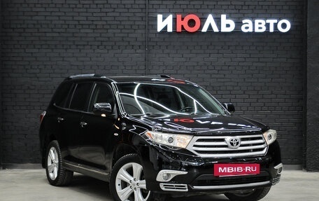 Toyota Highlander III, 2011 год, 2 400 000 рублей, 3 фотография