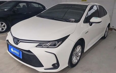 Toyota Corolla, 2021 год, 2 200 000 рублей, 2 фотография