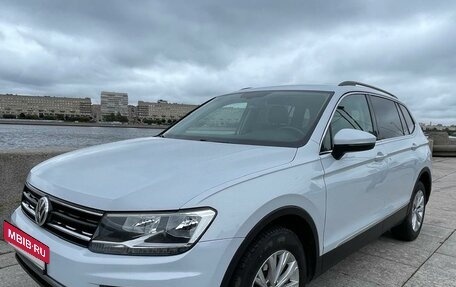 Volkswagen Tiguan II, 2018 год, 2 150 000 рублей, 11 фотография