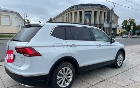 Volkswagen Tiguan II, 2018 год, 2 150 000 рублей, 2 фотография