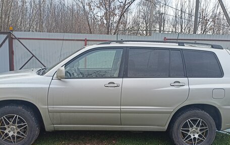 Toyota Highlander III, 2005 год, 1 250 000 рублей, 2 фотография