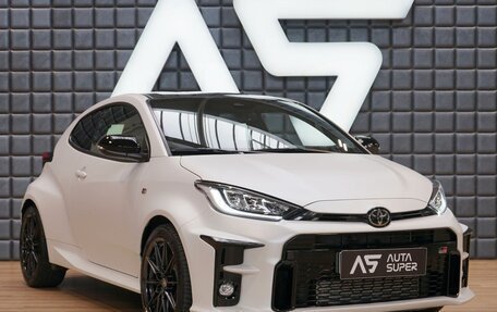 Toyota Yaris, 2021 год, 4 750 000 рублей, 1 фотография