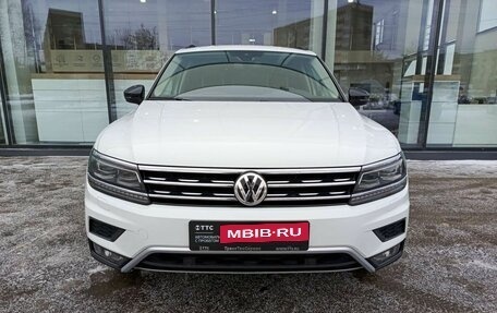 Volkswagen Tiguan II, 2020 год, 3 699 000 рублей, 2 фотография