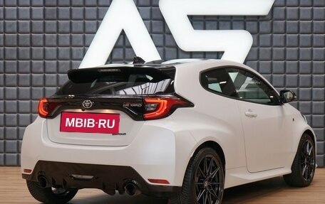 Toyota Yaris, 2021 год, 4 750 000 рублей, 6 фотография