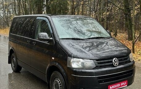 Volkswagen Caravelle T5, 2011 год, 1 550 000 рублей, 1 фотография